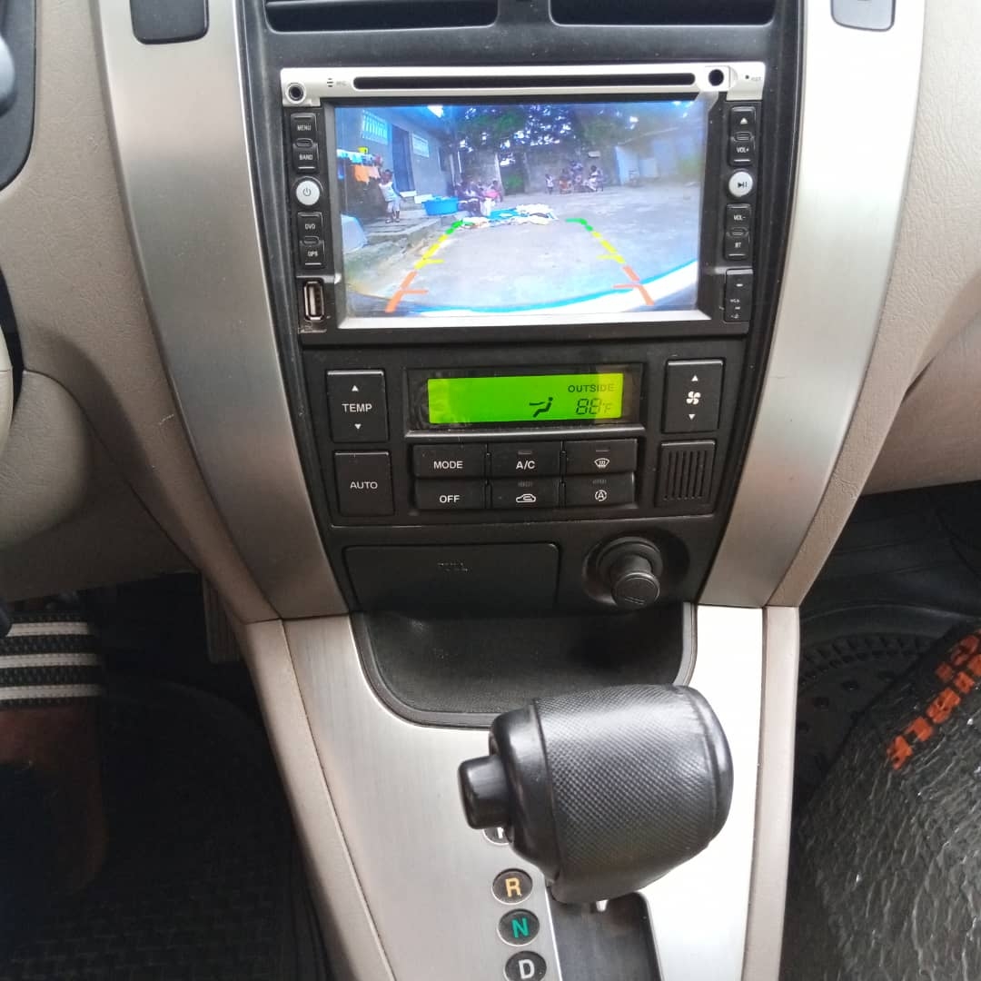 UNE HYUNDAI MODÈLE TUCSUN, BOITE AUTOMATIQUE