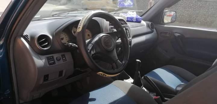 UNE RAV4 TROIS PORTIÈRES , IMPECCABLE