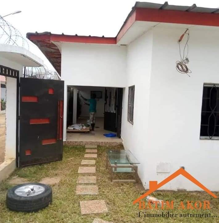 LOCATION UNE SPLENDIDE VILLA BASSE 5 PIÈCES HAUT STANDING LOCATION UNE SPLENDIDE VILLA BASSE 5 PIÈCES HAUT STANDING