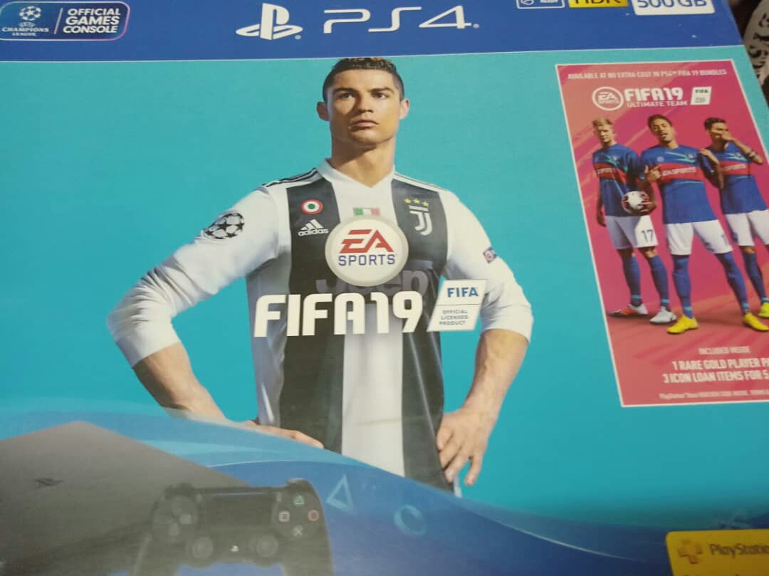 Nouvelle console ps4slim avec fifa20 et pes 20