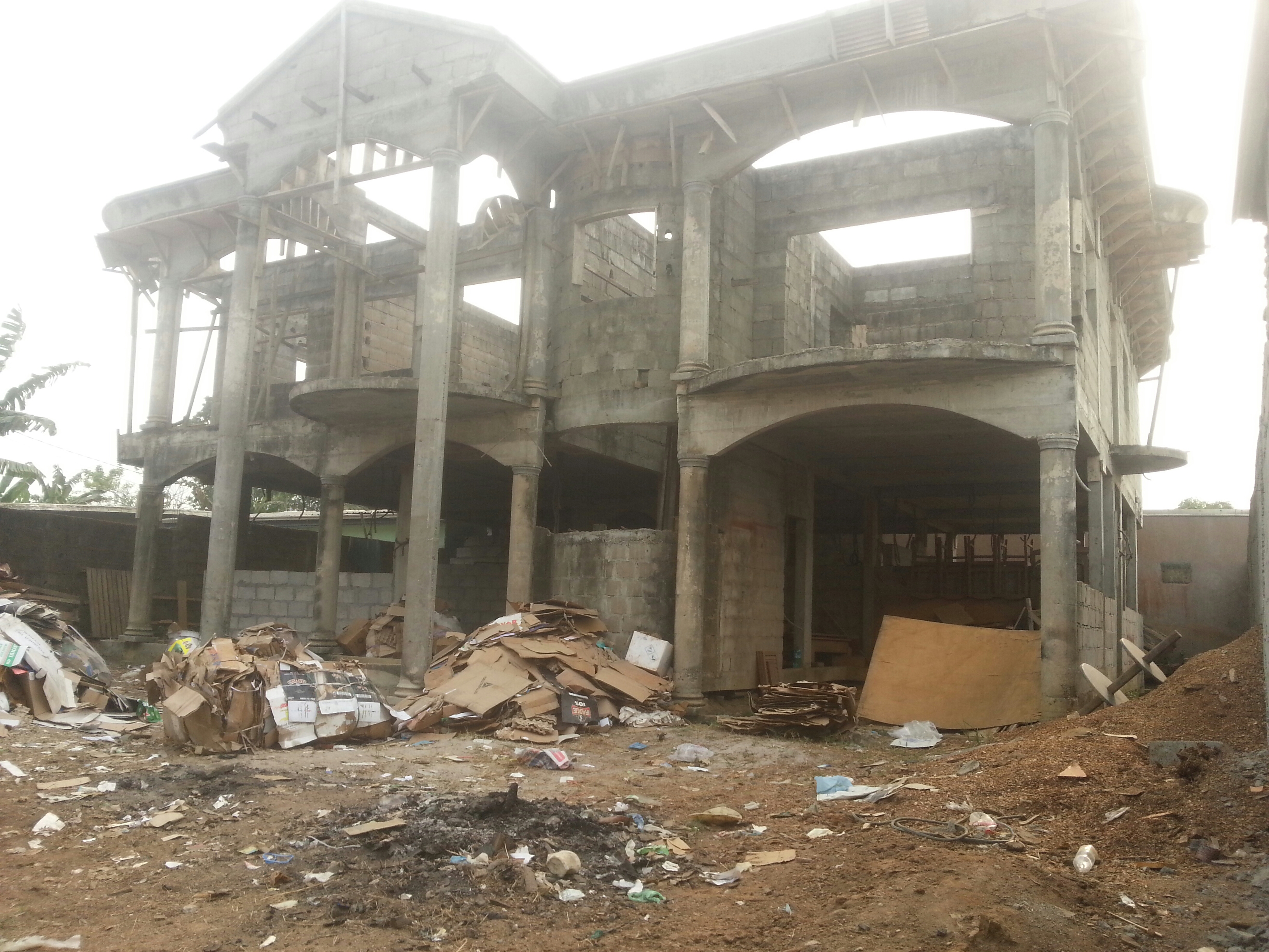 Duplex inachevé à vendre à DOUALA Cameroun Duplex inachevé à vendre à DOUALA Cameroun