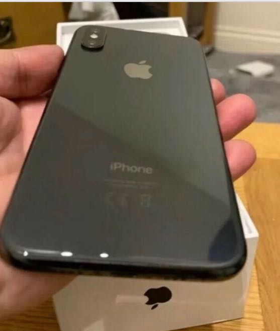 Apple iPhone XS - 64GB