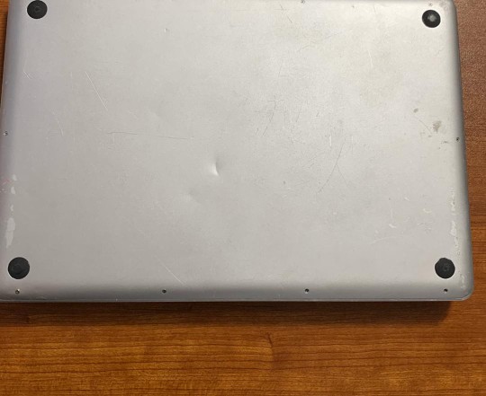 MacBook Pro Core i7 17 pouces 2011• 8G RAM • 512G HDD