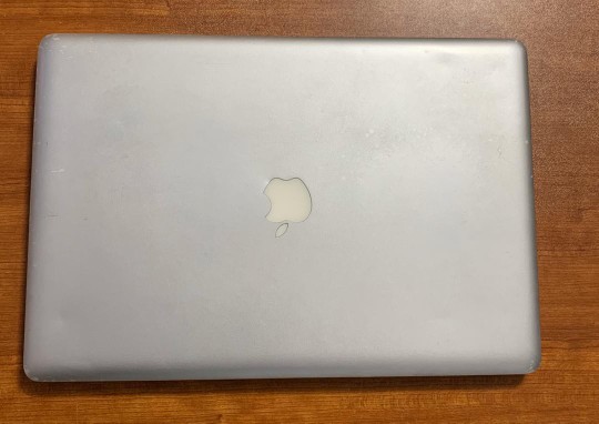 MacBook Pro Core i7 17 pouces 2011• 8G RAM • 512G HDD
