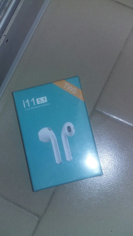 AirPods i11