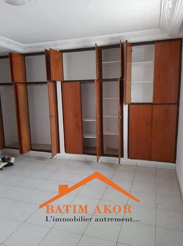 SPLENDIDE VILLA BASSE 5 PIÈCES HAUT STANDING EN LOCATION