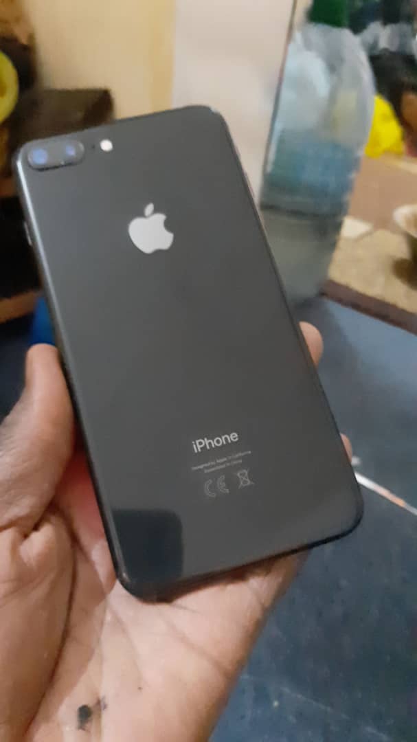 Iphone 8 plus / 64Gb