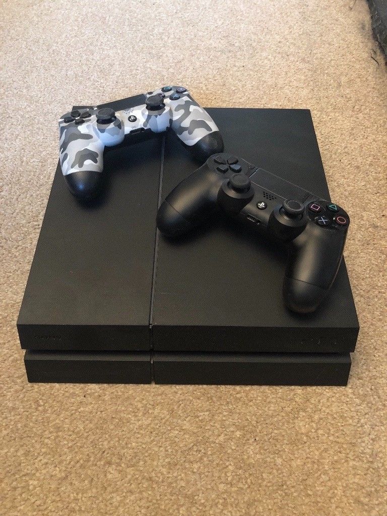 PlayStation 4 fat crackée - 12 jeux - 1 manette PlayStation 4 fat crackée - 12 jeux - 1 manette