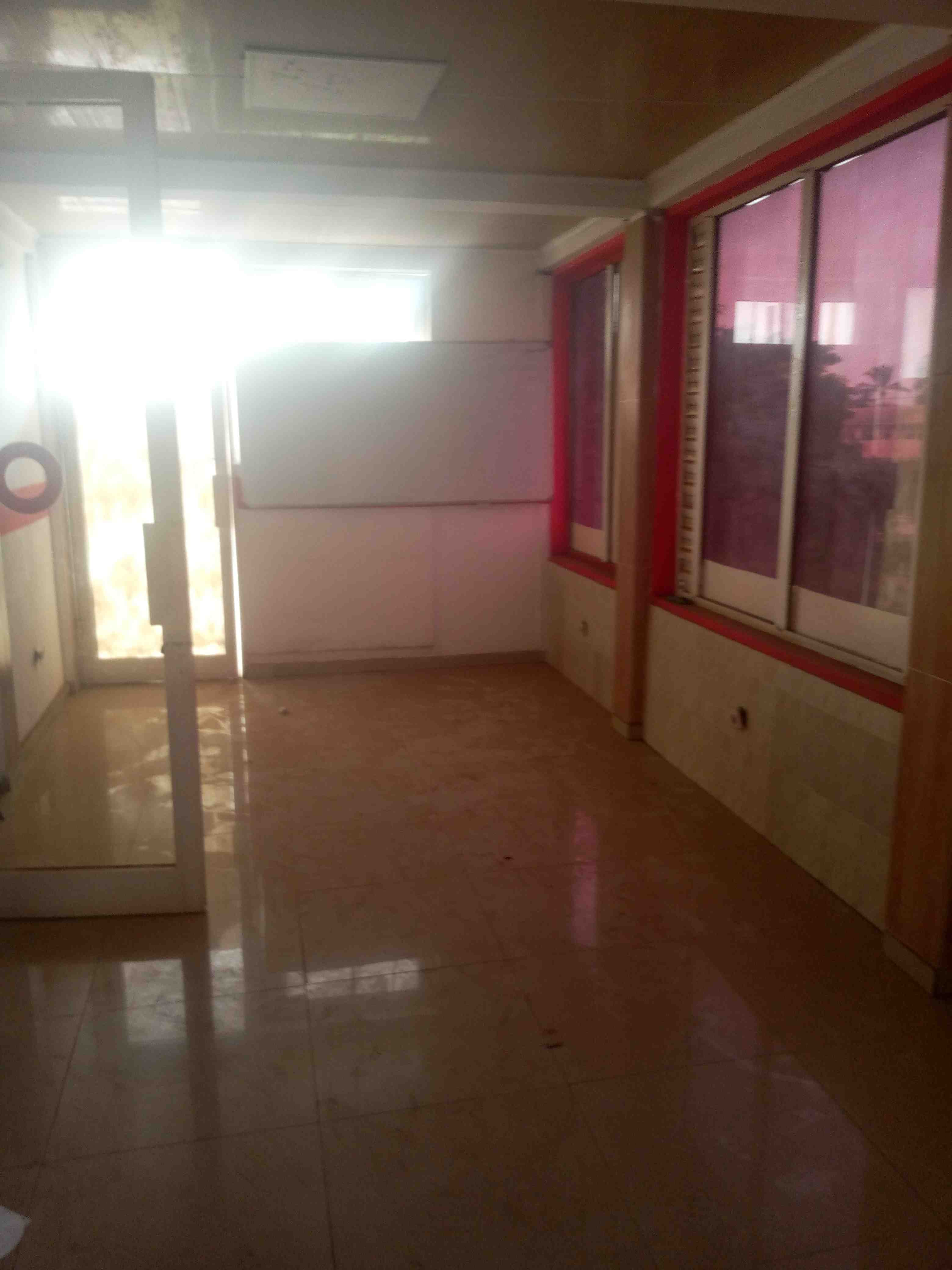 Location bureau 4 pièces - Yaoundé Location bureau 4 pièces - Yaoundé