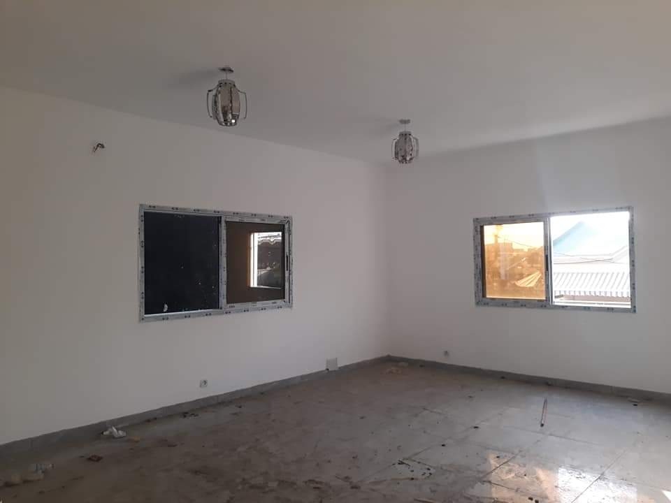 Apparemments 4 pieces special bureau