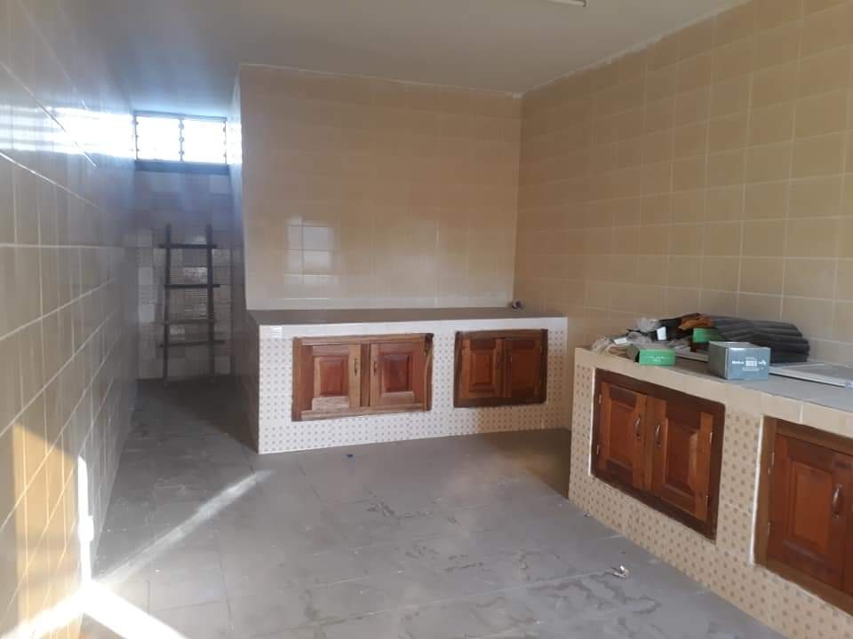 Apparemments 4 pieces special bureau