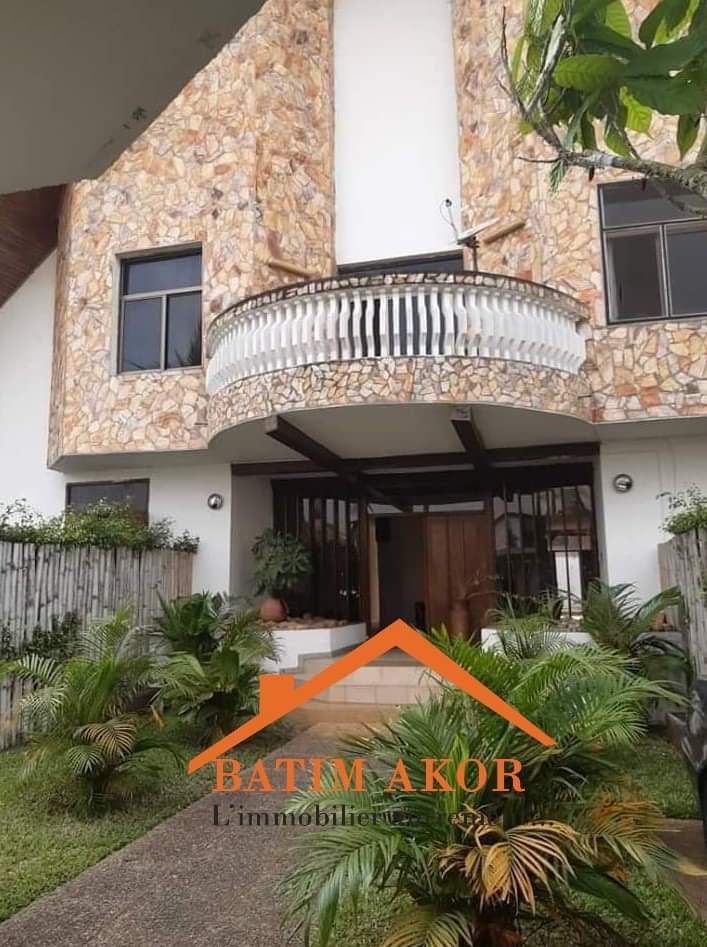 SPLENDIDE RÉSIDENCE MEUBLÉE EN VENTE SPLENDIDE RÉSIDENCE MEUBLÉE EN VENTE