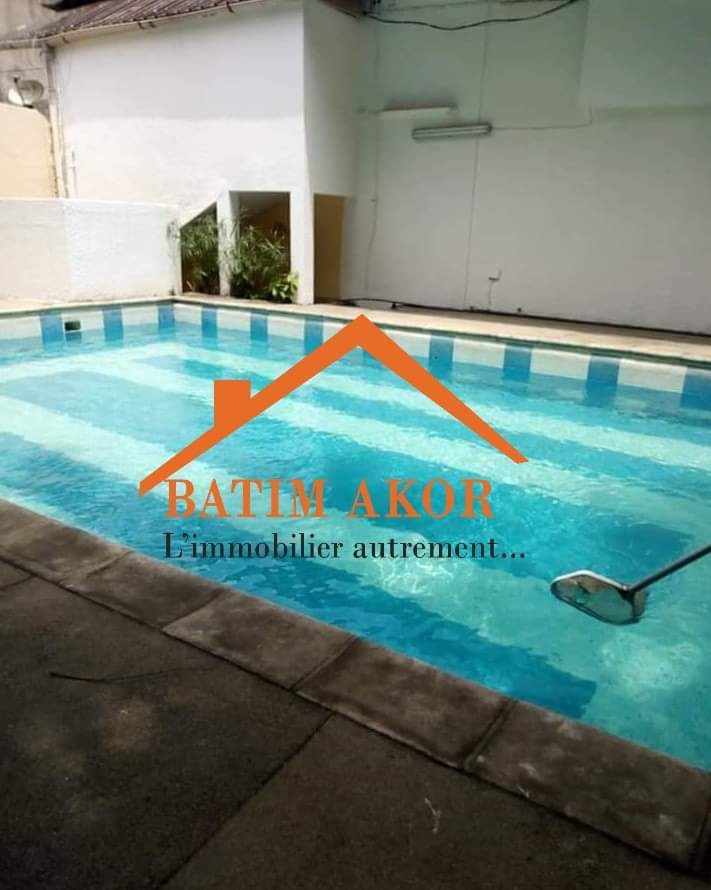 VILLA BASSE 4 PIÈCES HAUT STANDING EN LOCATION