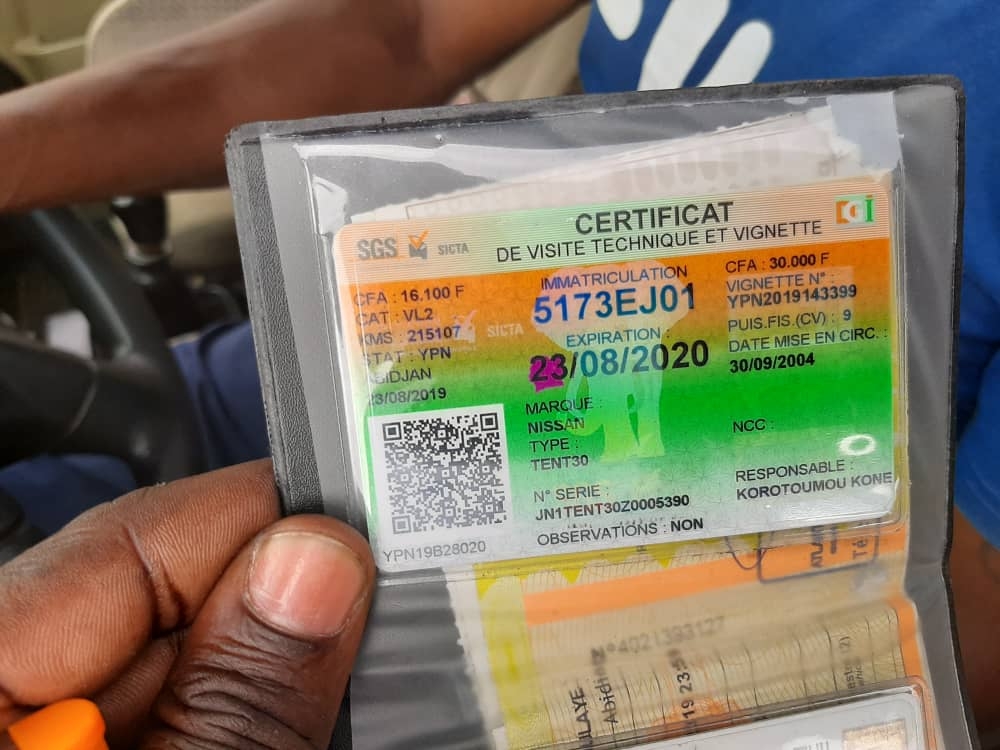 Peugeot 407 année 2005 essence boîte auto HE