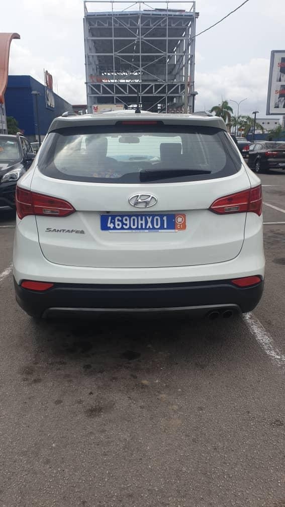 Hyundai Santa fe année 2014 essence boîte auto full option tout HX