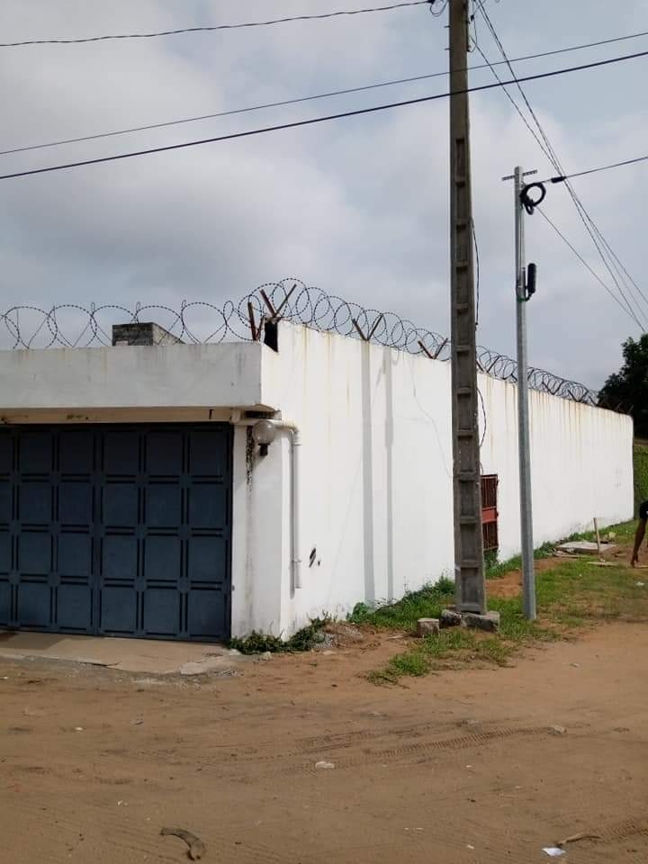 Villa basse 3 pieces plus une dépendance