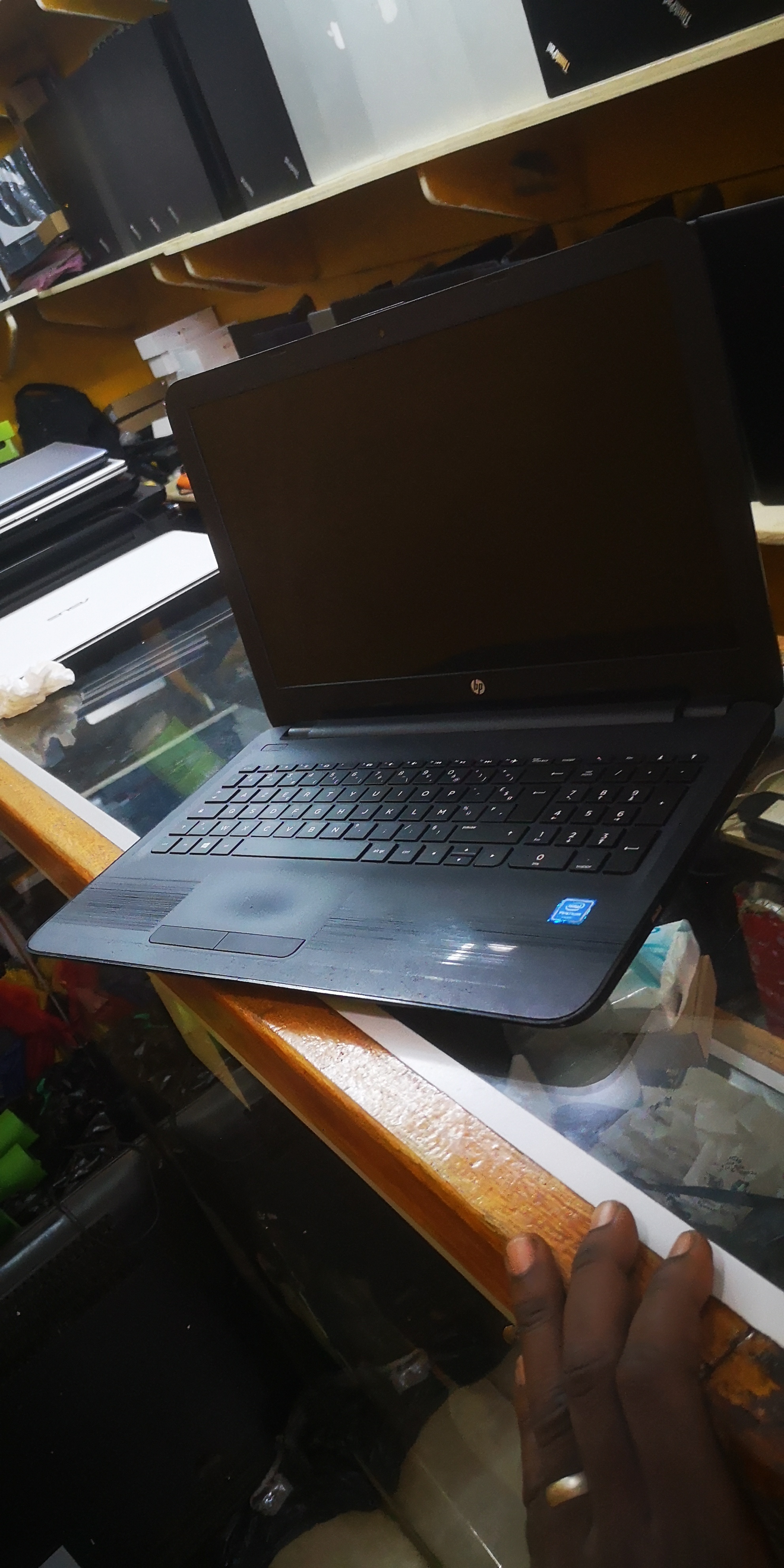 HP Notebook PC Dual core Écran 15.6 puces Disque dur 500GB 4GB de ram Lecteur DVD Webcam Wi-Fi bluetooth Très bon autonomie Images Relle