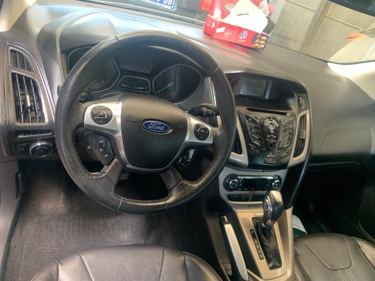 Ford Focus Sel 2012