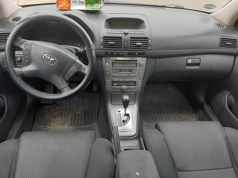 Toyota Avensis 2005