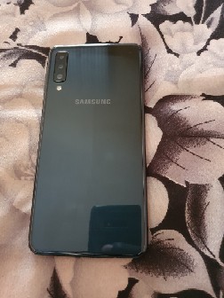 Samsung Galaxy A7 2018 128go RAM 4Go duos