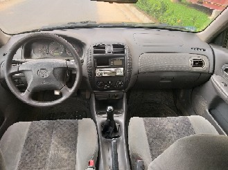 Mazda 323 1999