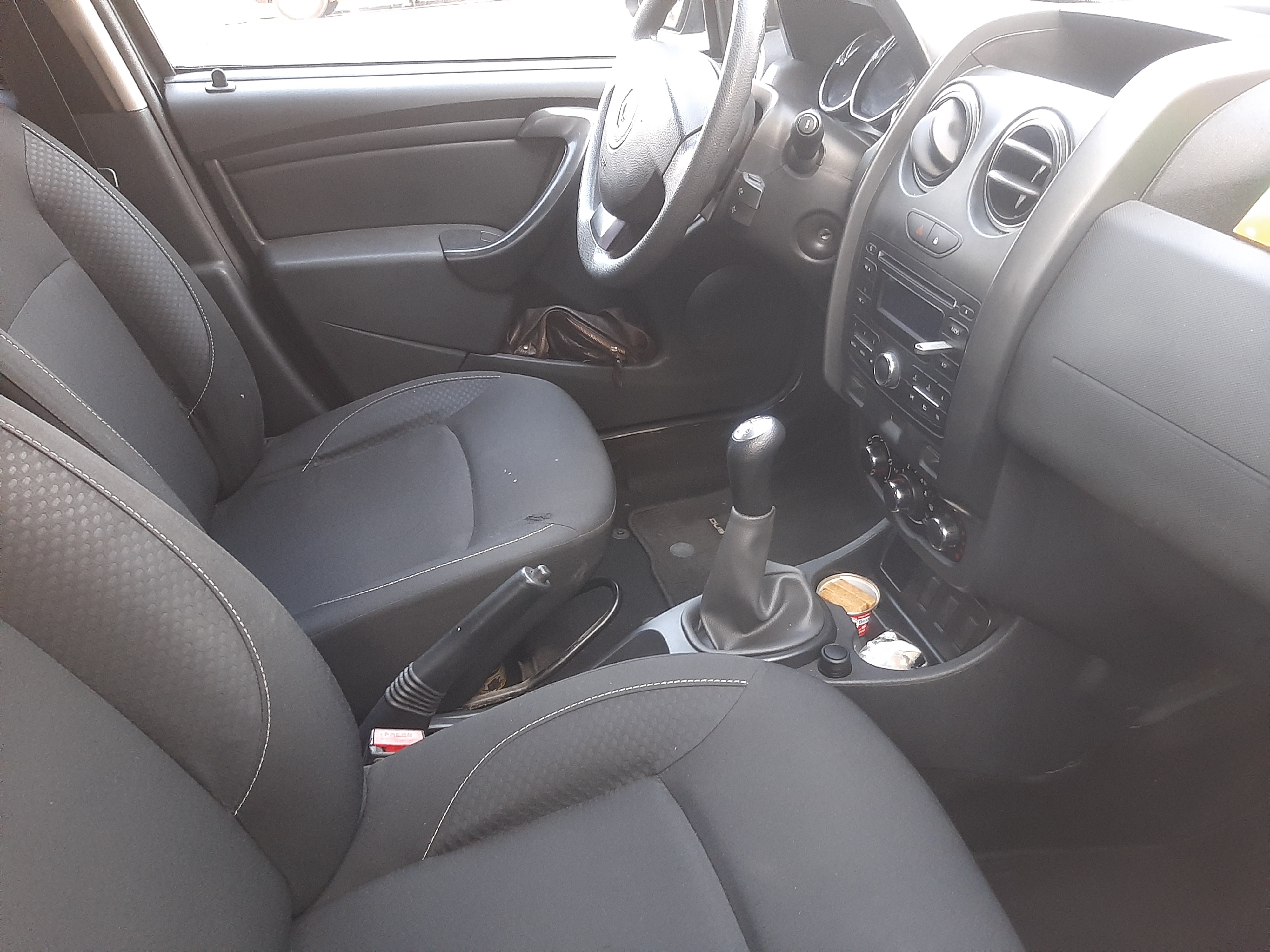 renault duster année 2017 essence boîte manuelle HN maison mère