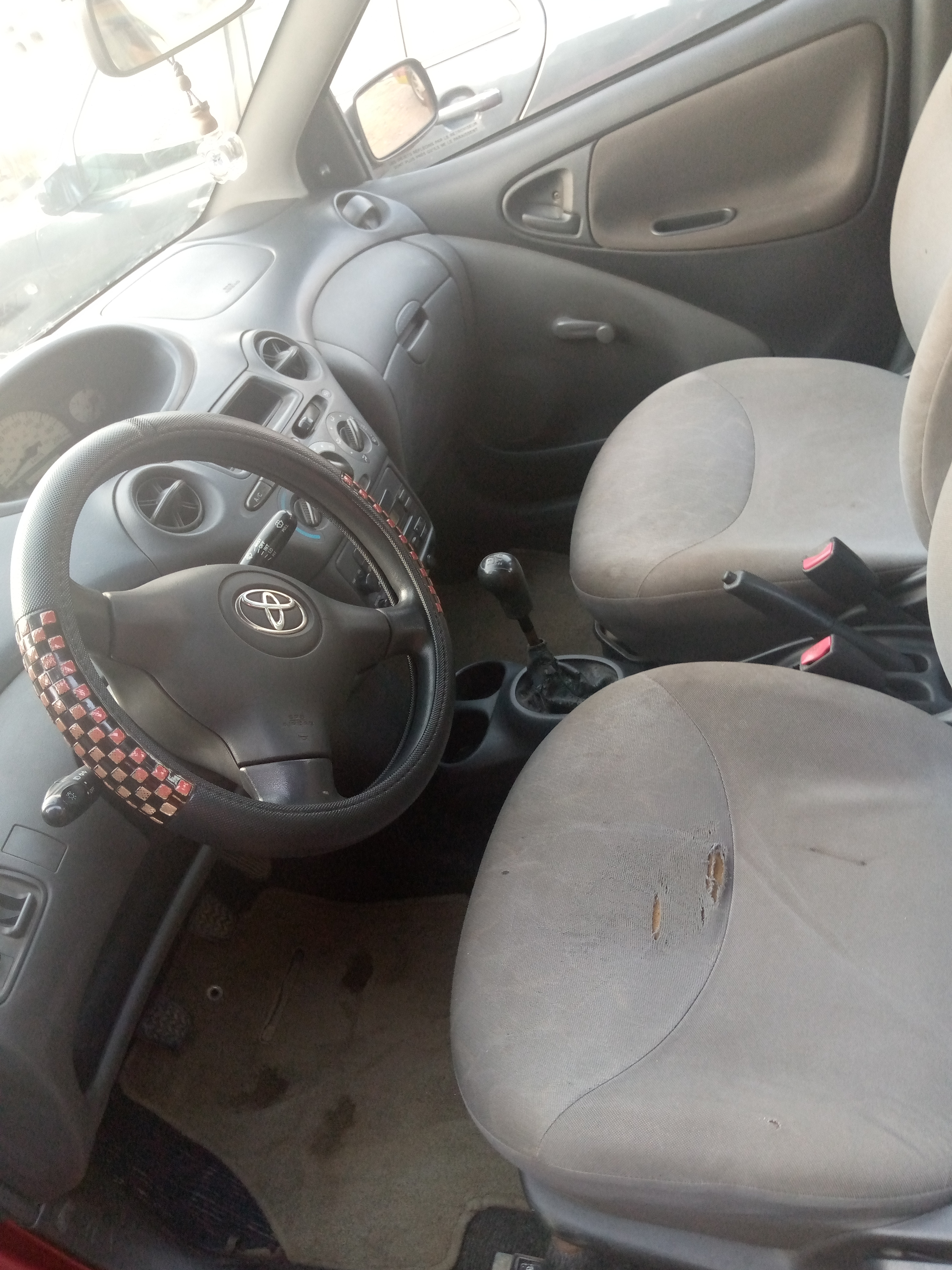 Toyota écho année 2003 essence boîte manuelle HU