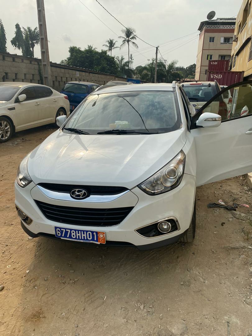 Hyundai ix35 année 2012 diesel boîte manuelle full option HH Hyundai ix35 année 2012 diesel boîte manuelle full option HH