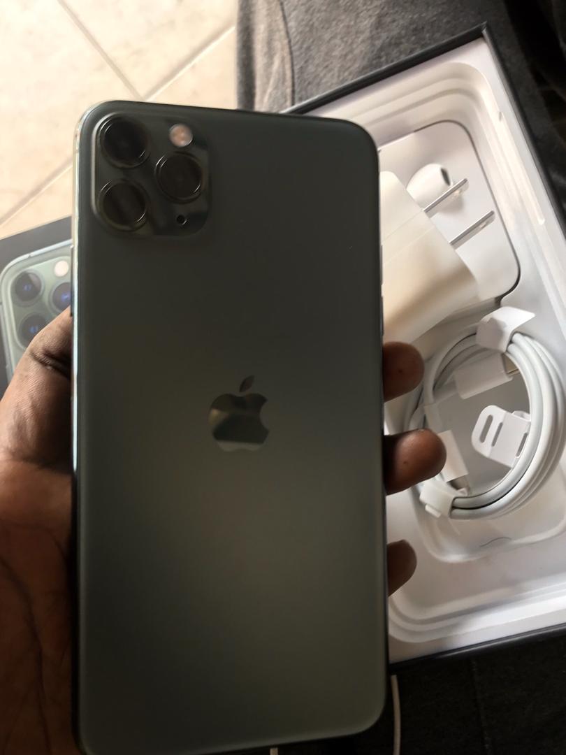 iPhone 11 Pro Max iPhone 11 Pro Max