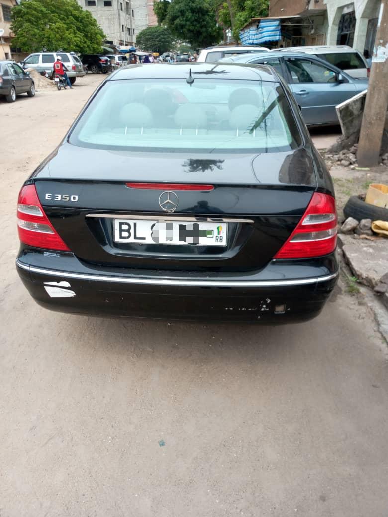Mercedes E350 année 2006 automatique 6 cylindres intérieur cuir moteur en forme série BL a vendre à 2.800.000