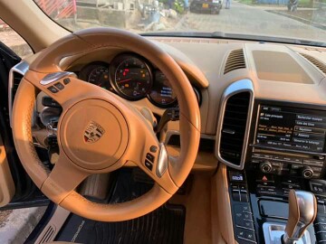 Porsche Cayenne 2011