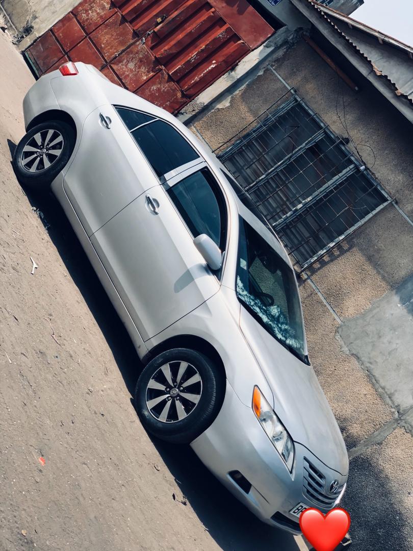 Camry 2009 automatique 6 cylindres intérieur cuir moteur en forme série BP à vendre à 3.500.000