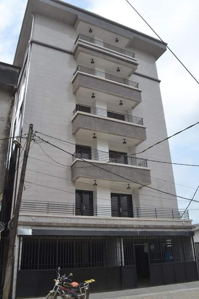 APPARTEMENTS NEUF HAUT STANDING À LOUER À DOUALA BONAMOUSSADI RUE ADJUDANT