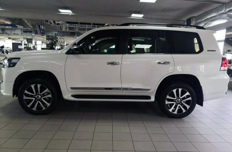 Toyota Land Cruiser 2011