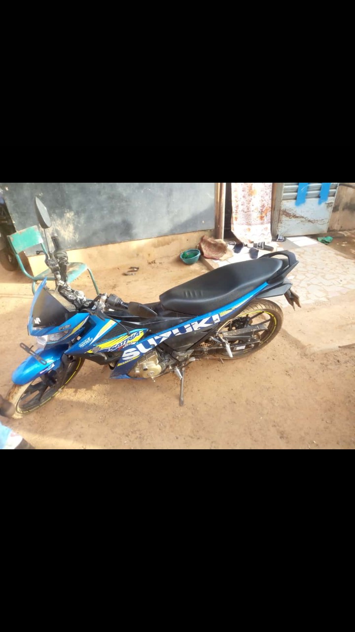 Moto Suzuki Satria F150 2017