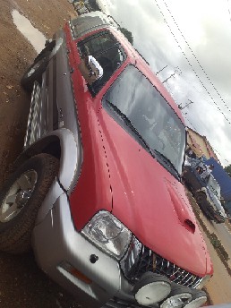 Mitsubishi  Pick-up  2000