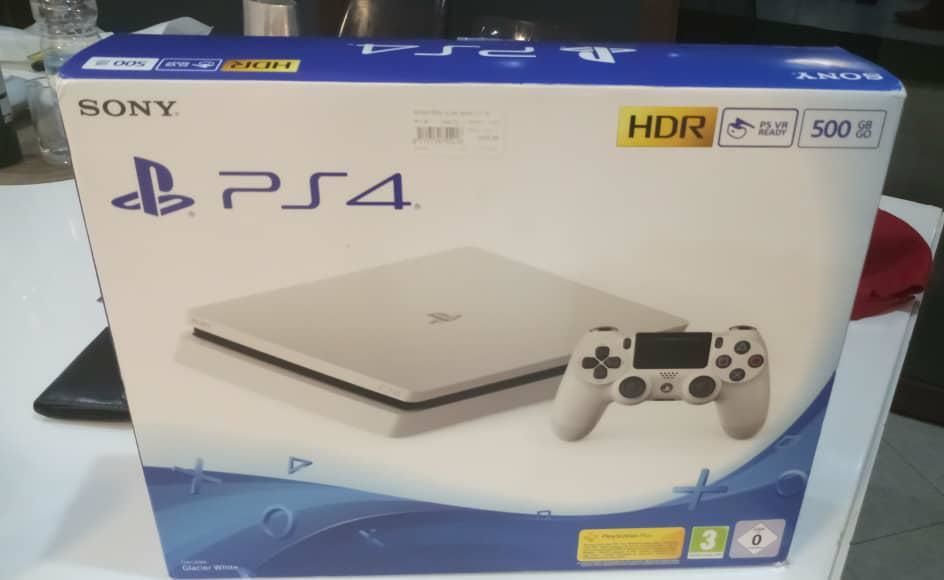 Des PS4 slims neuves à très bon prix