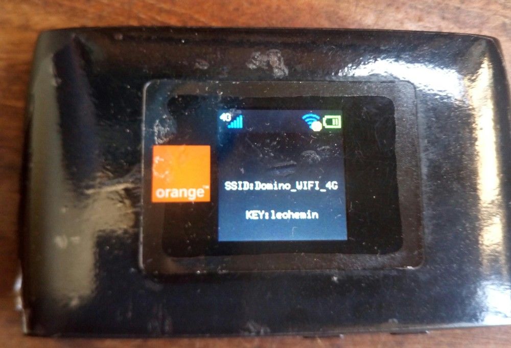 Pocket Wi-Fi  4G Orange