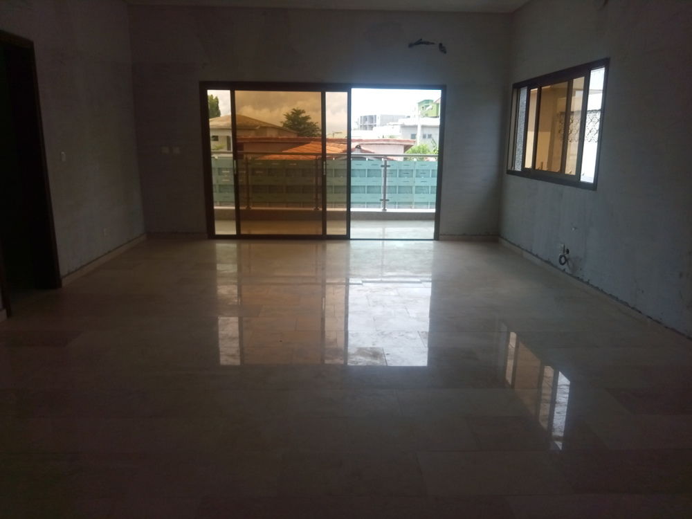 Triplex 9 Pièces Avec Piscine À Vendre À La Riviera 4