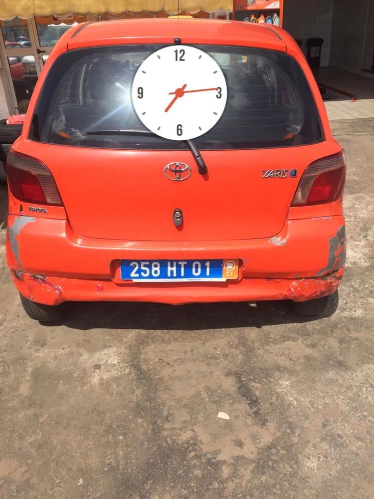 TOYOTA YARIS MANUELLE TAXI COMPTEUR A BON PRIX