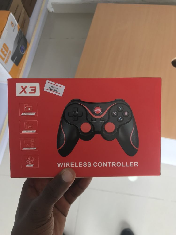 GAMEPAD sans fil disponible neuf et scellé