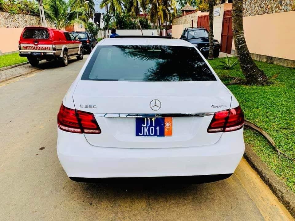 LOCATION MERCEDES C300 SANS CHAUFFEUR