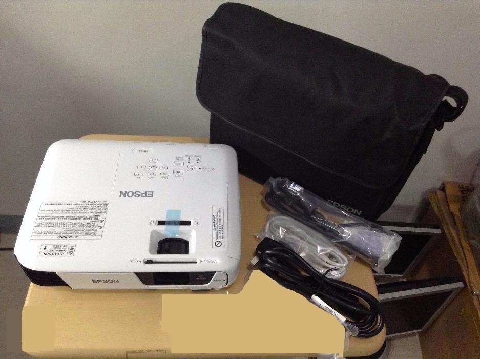 Vidéo projecteur EPSON EB-S31 full HD avec wifi+usb+hdmi neuf dans sac