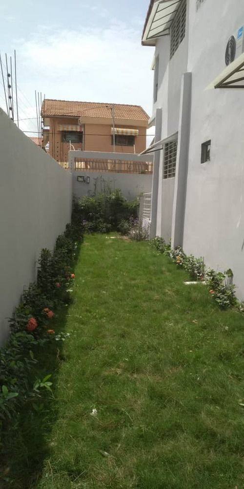 Belle villa neuve de 7 pièces à la cité promogim (Feh kessé) Route de bingerville