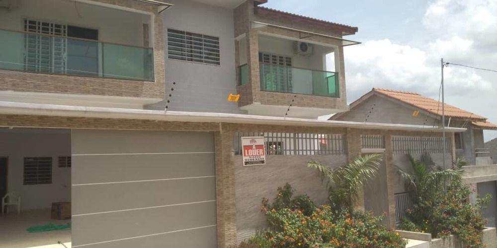 Belle villa neuve de 7 pièces à la cité promogim (Feh kessé) Route de bingerville