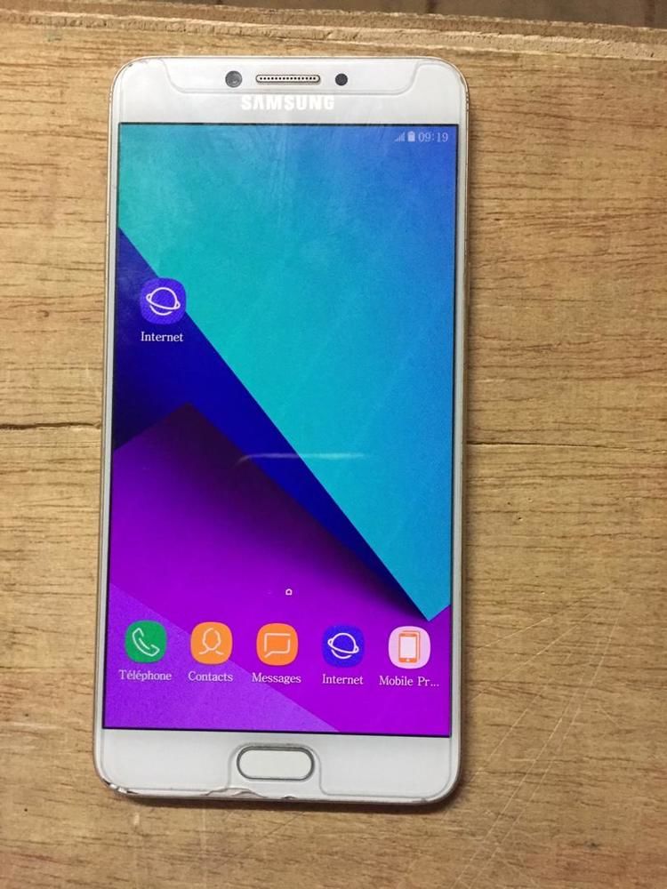 Samsung C7PRO