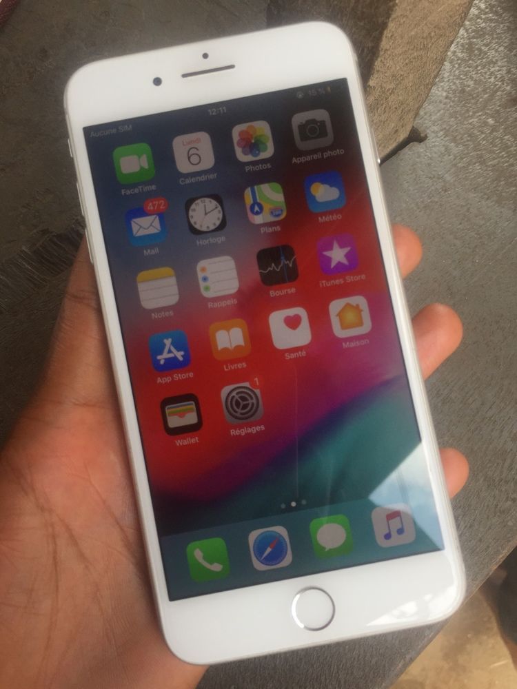 iPhone 8 Plus Quasi Neuf Super Propre 64 Go Couleur Blanche Utilisable avec Turbo SIM Disponible Très Bon Prix