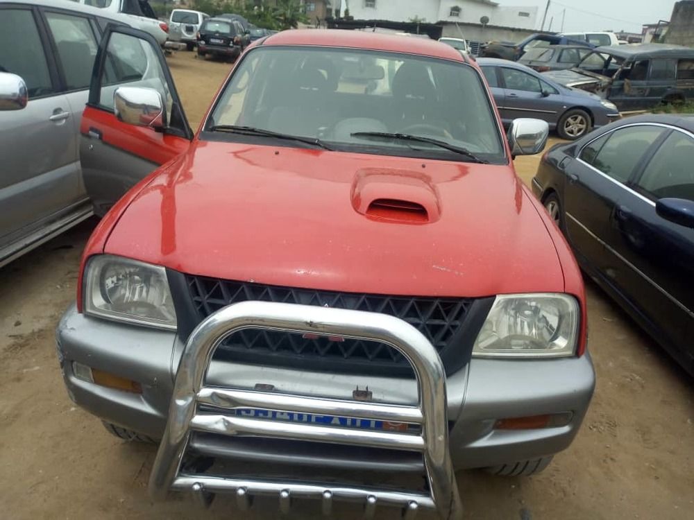 Mitsubishi L200 2005