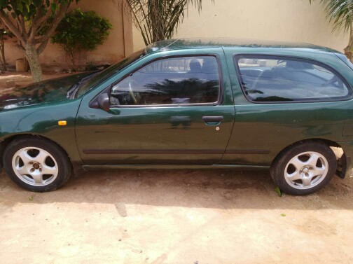 Nissan Almera 2000