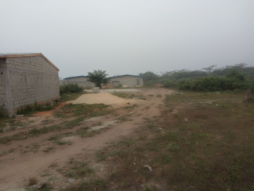 Terrain  De 600m² en Vente À 4 croix Commune D'anyama